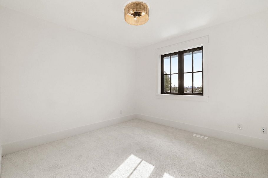 1232 Wellington Drive North Vancouver, BC - 26