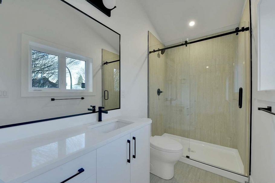 1 1436 E 1st Avenue Vancouver, BC - 18