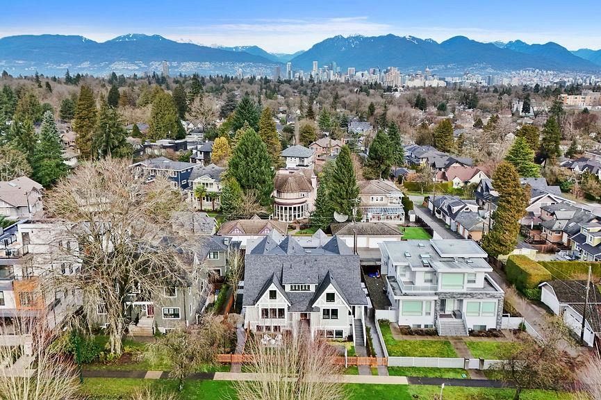 1141 W 33rd Avenue Vancouver, BC - 38