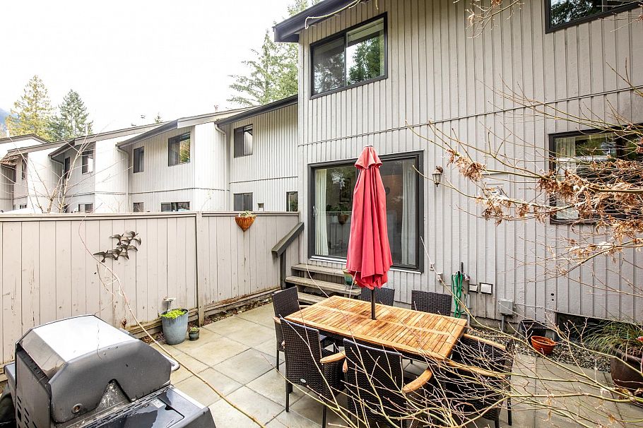 2060 Deep Cove Crescent North Vancouver, BC - 32