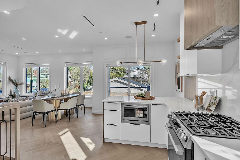 3526 E Lakewood Street Vancouver, BC - 9