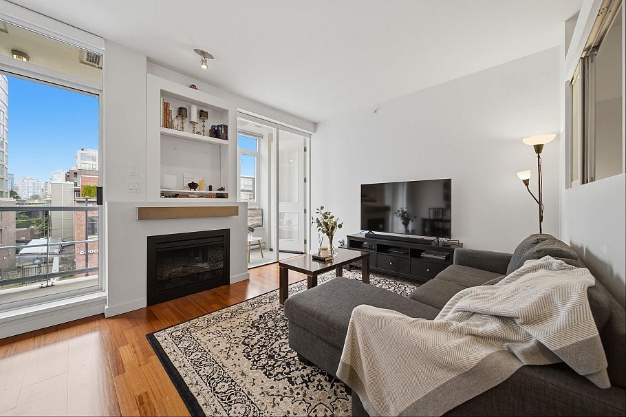 306 2055 Yukon Street Vancouver, BC - 2