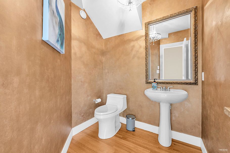 4060 W 10th Avenue Vancouver, BC - 21