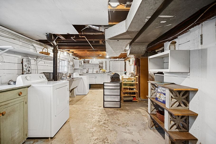 2258 Kitchener Street Vancouver, BC - 27