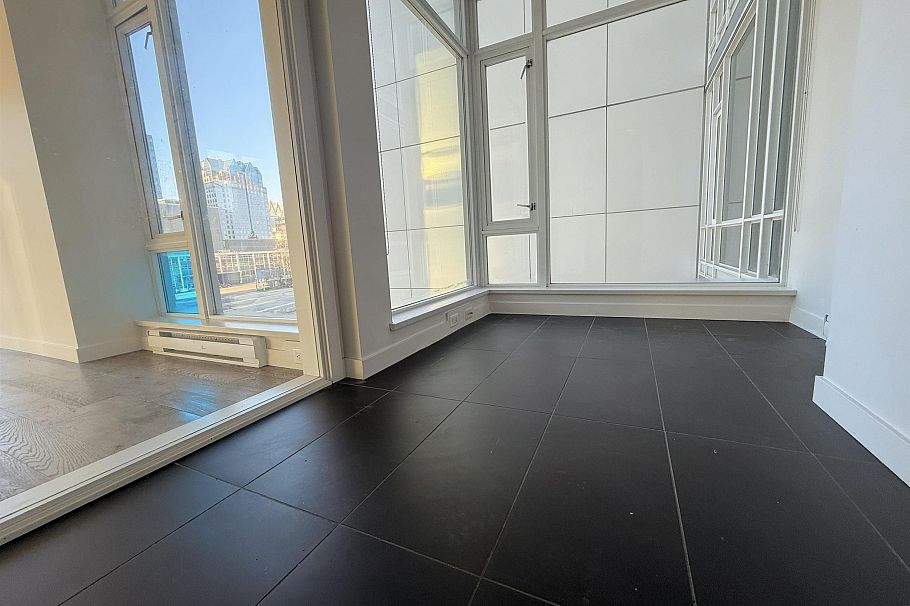 709 161 W Georgia Street Vancouver, BC - 13