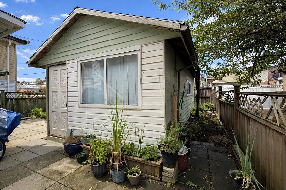 5828 Kerr Street Vancouver, BC - 31