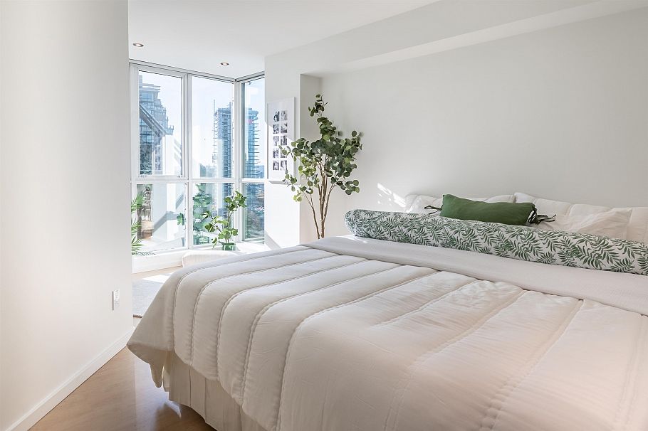 2405 588 Broughton Street Vancouver, BC - 12