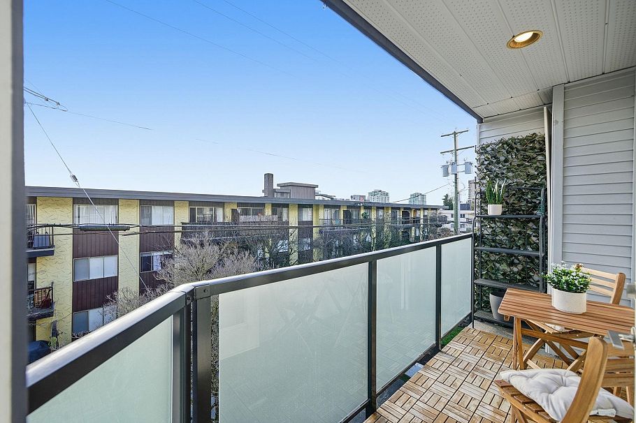 204 315 E 3rd Street North Vancouver, BC - 17