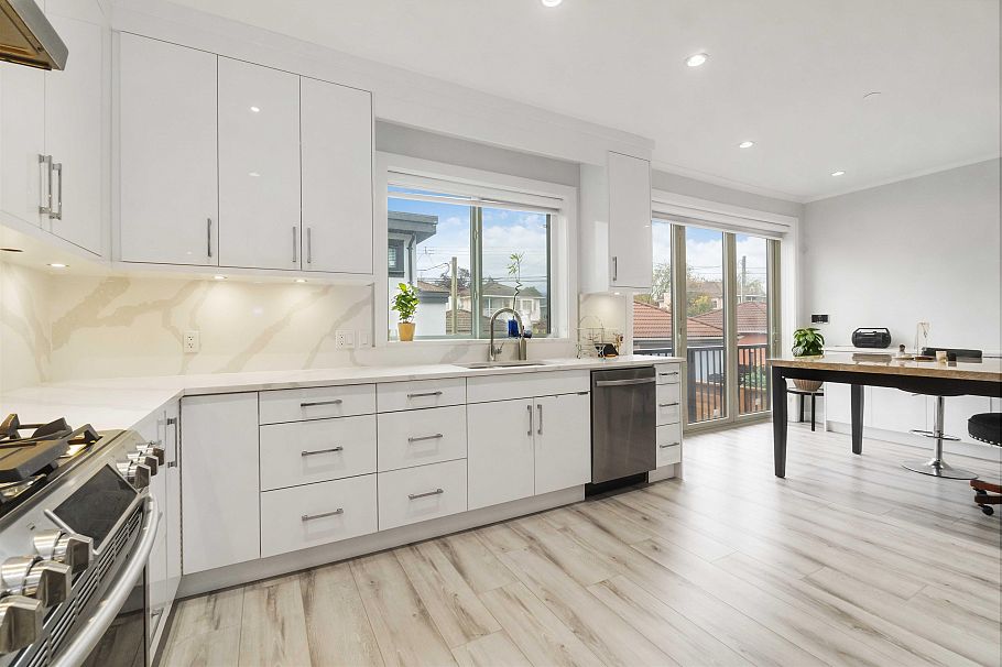 2575 & 2577 Parker Street Vancouver, BC - 24