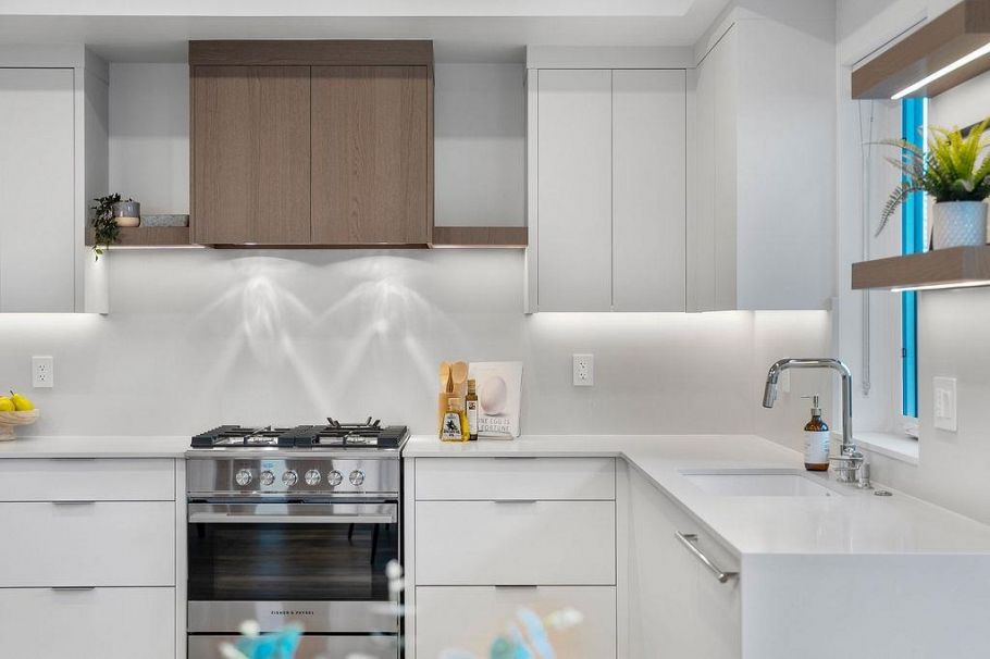 1135 W 33rd Avenue Vancouver, BC - 8