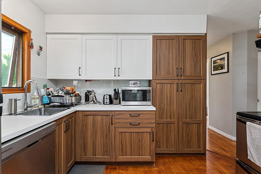 430 W Kings Road North Vancouver, BC - 9