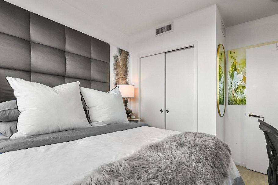 803 8555 Granville Street Vancouver, BC - 11