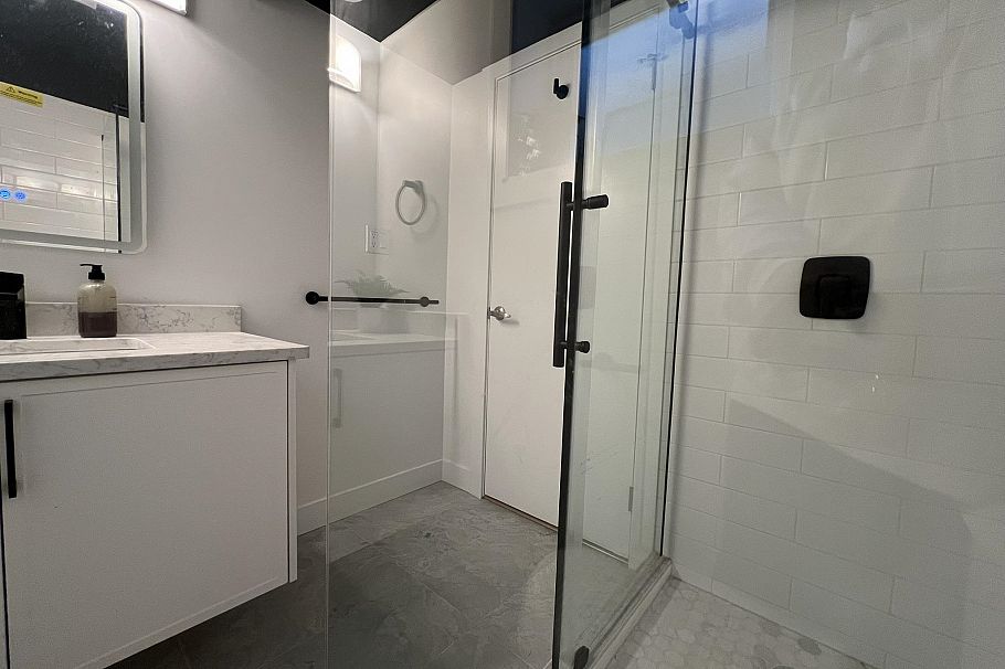 3534 W 17th Avenue Vancouver, BC - 19