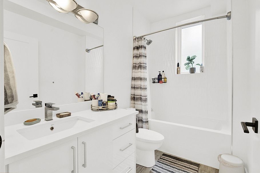 2743 Duke Street Vancouver, BC - 14