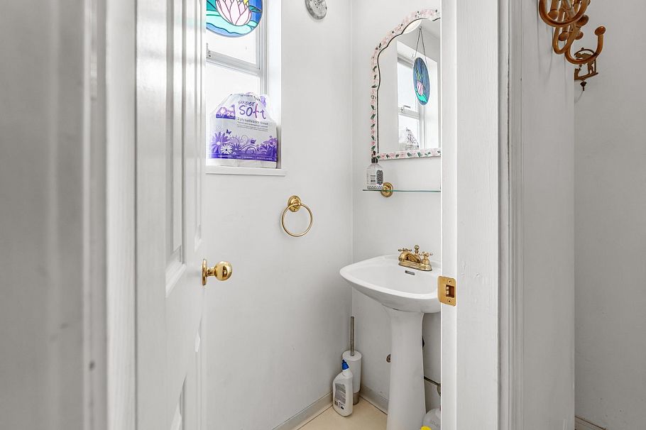 1149 Lily Street Vancouver, BC - 7