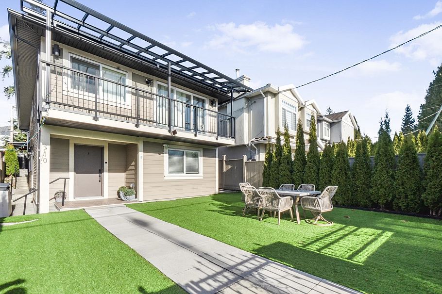 510 W 25th Street North Vancouver, BC - 2