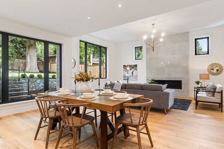 1232 Wellington Drive North Vancouver, BC - 8