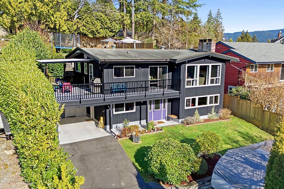 4174 Dollarton Highway North Vancouver, BC - 1
