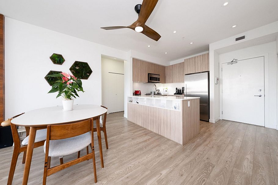 404 1061 Marine Drive North Vancouver, BC - 7