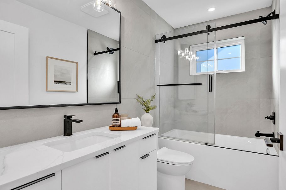 2153 E 20th Avenue Vancouver, BC - 21