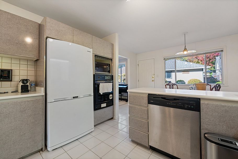 2133 W 49th Avenue Vancouver, BC - 15