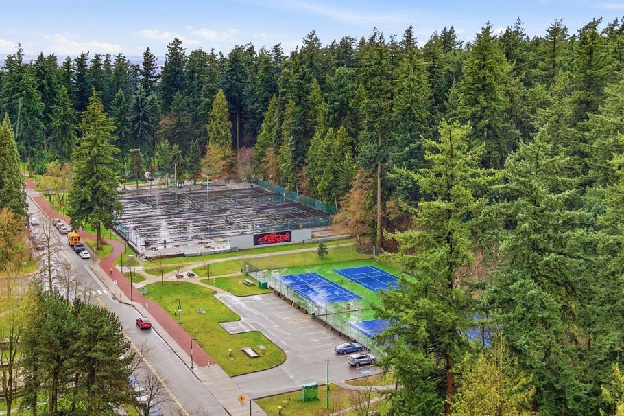 19C 6128 Patterson Avenue Burnaby, BC - 19