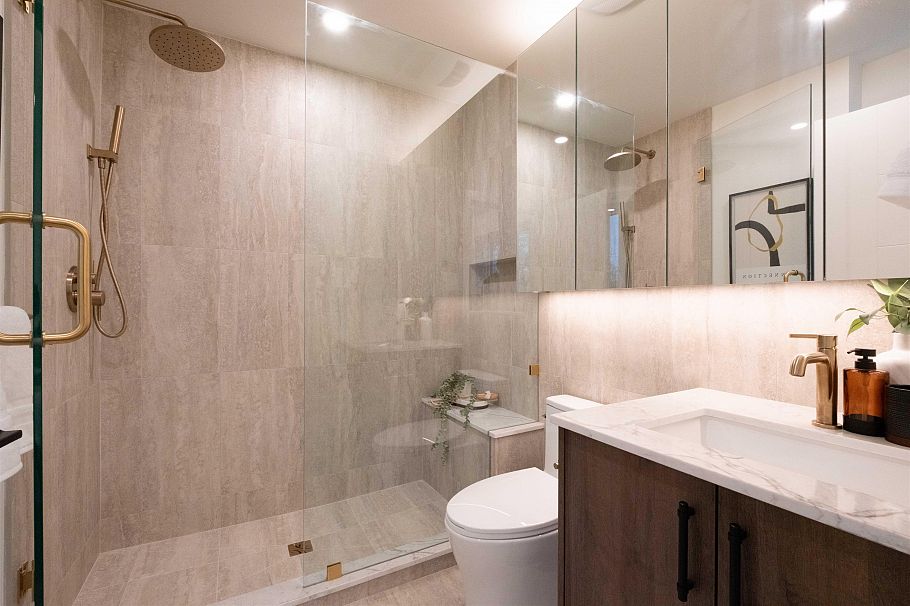 2 2667 E Pender Street Vancouver, BC - 23