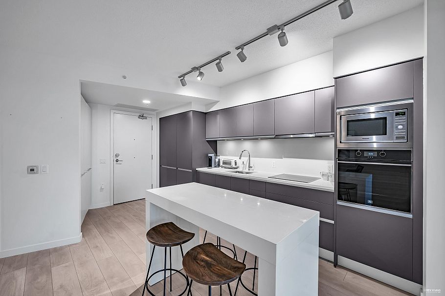 1021 180 E 2nd Avenue Vancouver, BC - 4