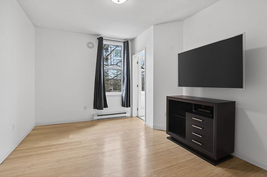 103 108 W Esplanade North Vancouver, BC - 16