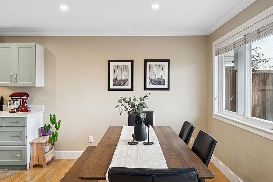 353 E 5th Street North Vancouver, BC - 12