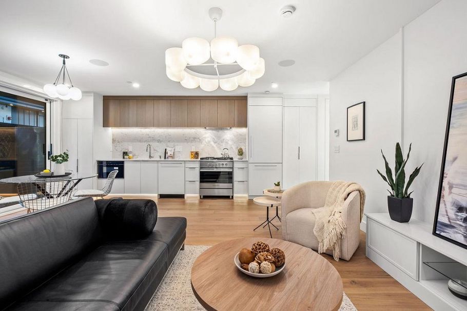 1143 W 33rd Avenue Vancouver, BC - 11