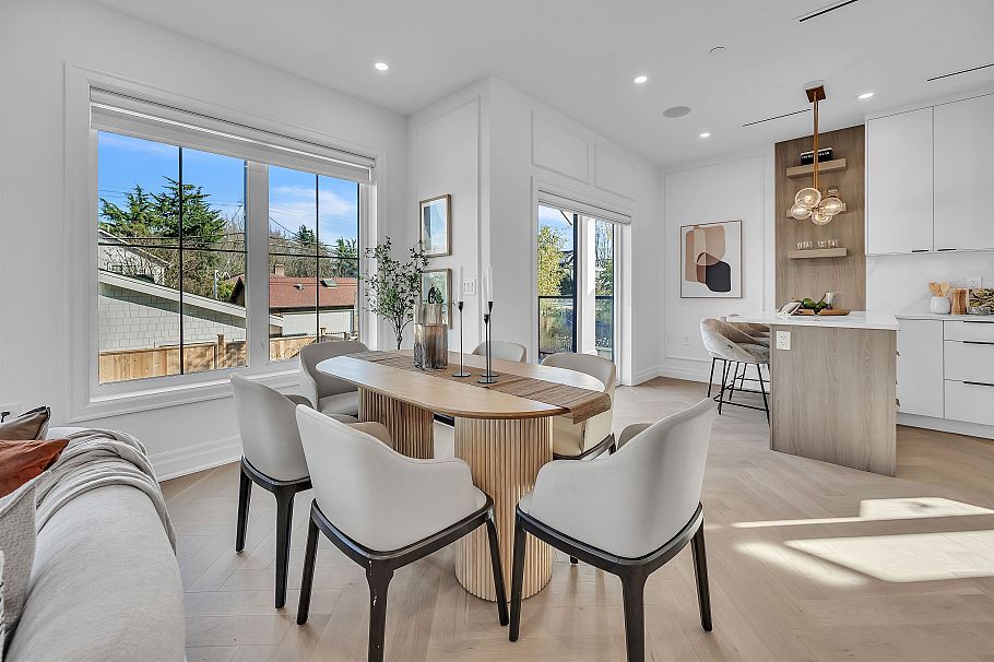 3526 E Lakewood Street Vancouver, BC - 4