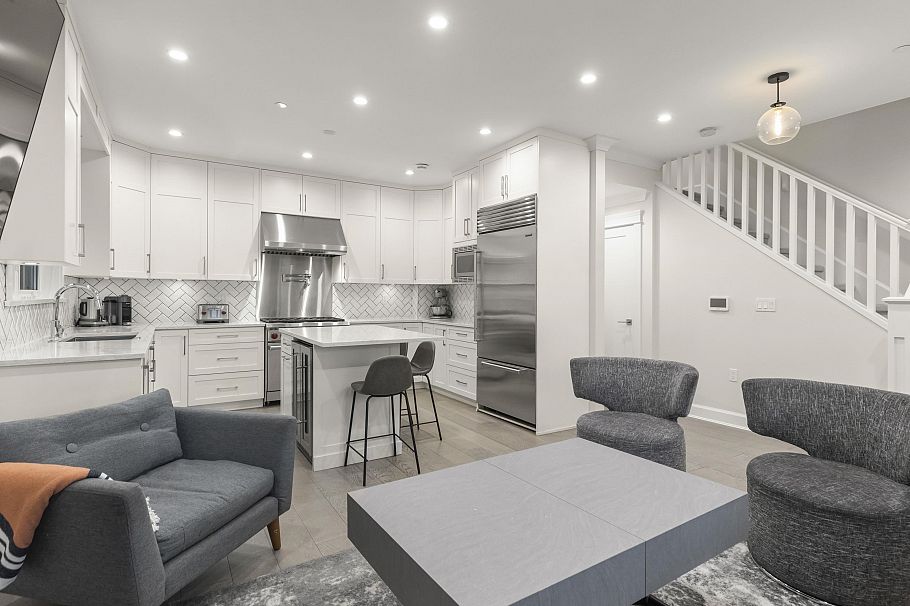 554 E 10th Avenue Vancouver, BC - 16