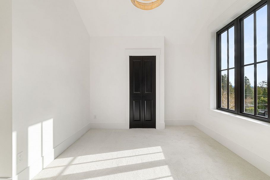 1232 Wellington Drive North Vancouver, BC - 24