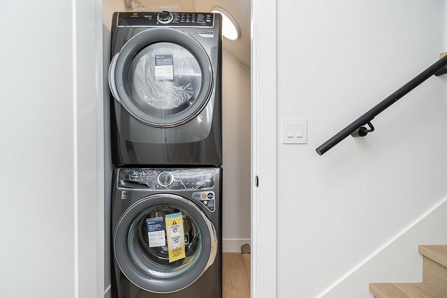 1 2753 Nanaimo Street Vancouver, BC - 22