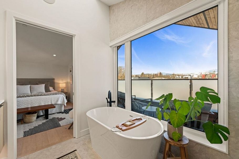 529 E 17th Avenue Vancouver, BC - 32