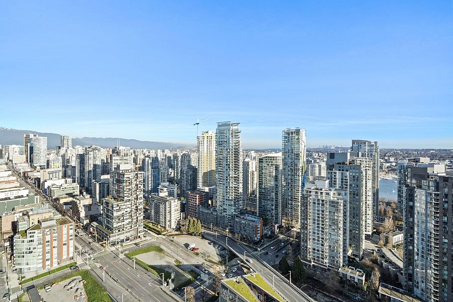 4001 1480 Howe Street Vancouver, BC - 2