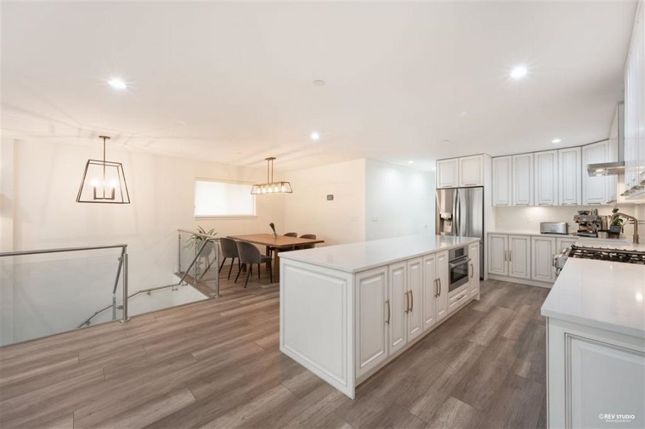 510 W 25th Street North Vancouver, BC - 7