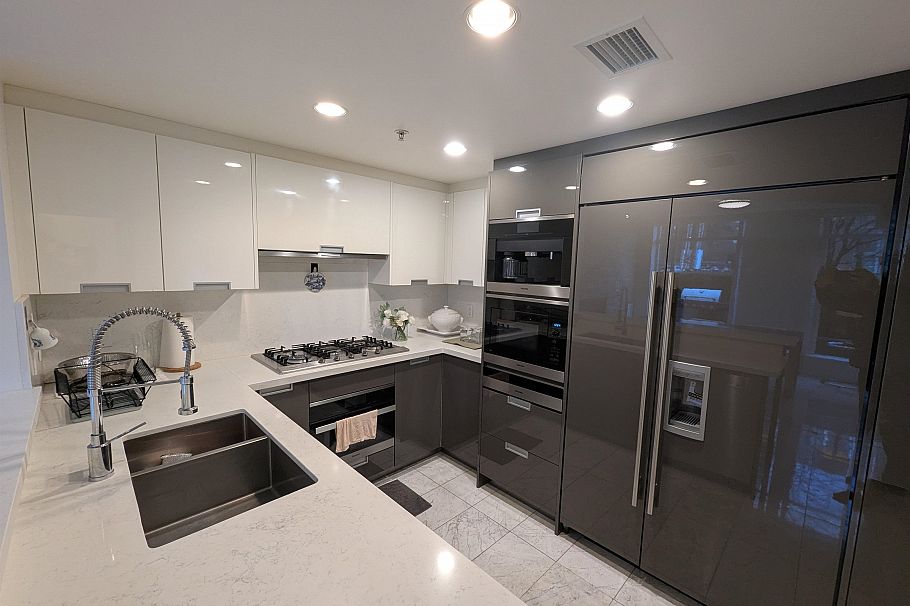 1211 W Cordova Vancouver, BC - 6