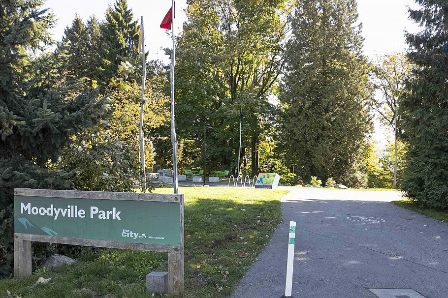 19 533 E 3rd Street North Vancouver, BC - 39