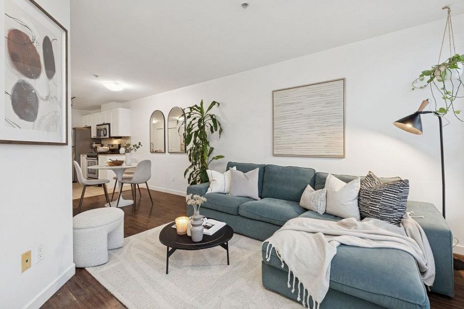 306 2636 E Hastings Street Vancouver, BC - 1