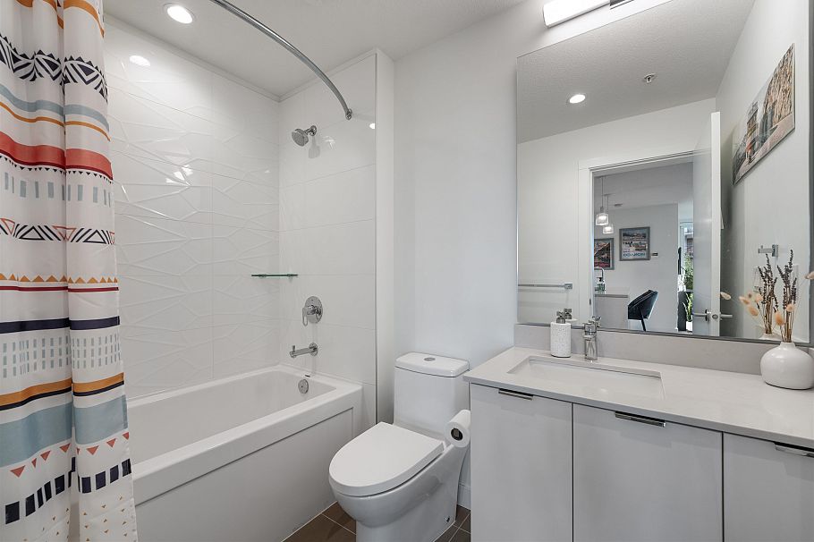 201 108 E 8th Street North Vancouver, BC - 19