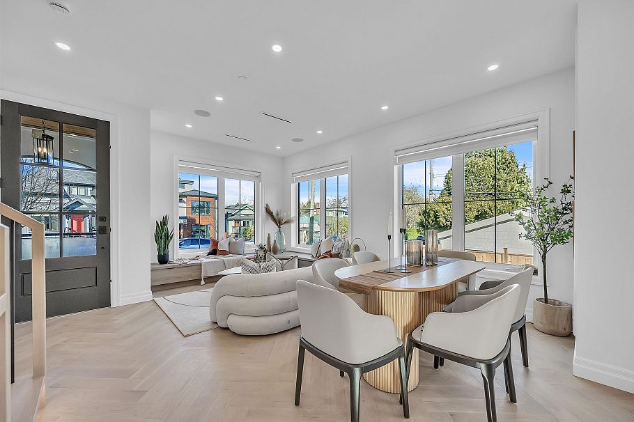 3526 E Lakewood Street Vancouver, BC - 5