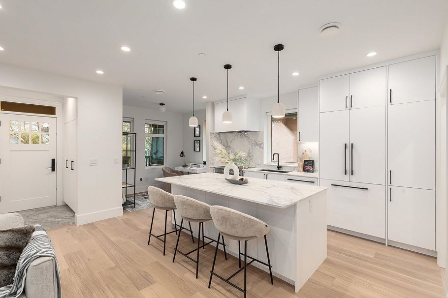 855 E 19th Avenue Vancouver, BC - 5