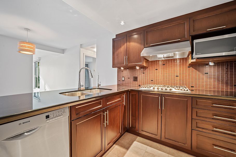 406 535 NICOLA STREET, Vancouver BC V6G 3G2 Vancouver, BC - 5