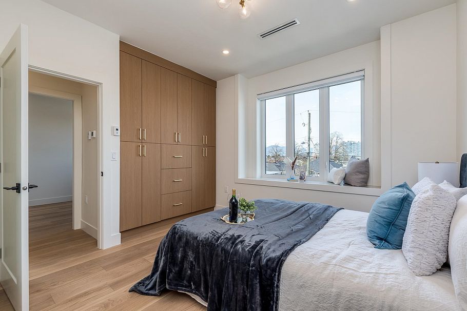 1 2263 E 35th Avenue Vancouver, BC - 15