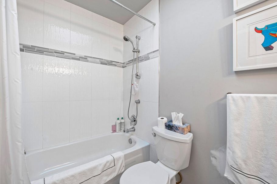 PH2 2320 W 40th Avenue Vancouver, BC - 17