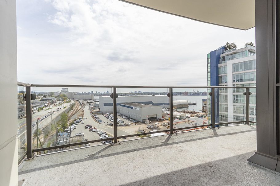 1003 172 Victory Ship Way North Vancouver, BC - 24