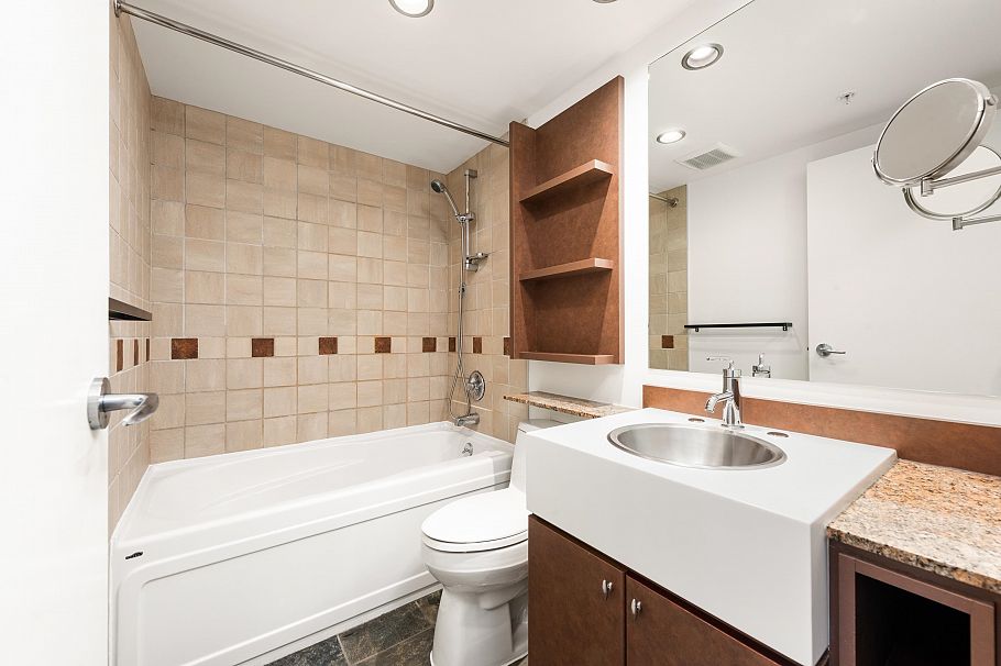 808 1495 Richards Street Vancouver, BC - 16