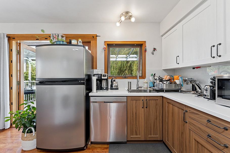 430 W Kings Road North Vancouver, BC - 8